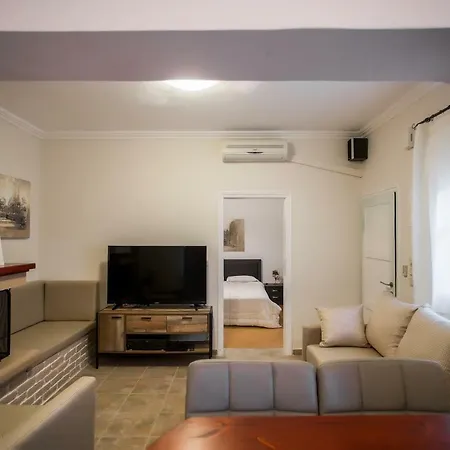 Natural Beauty Spot Áno Garoúna